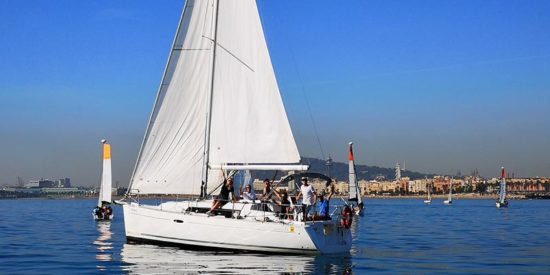 2.5 hours Sailing in Barcelona