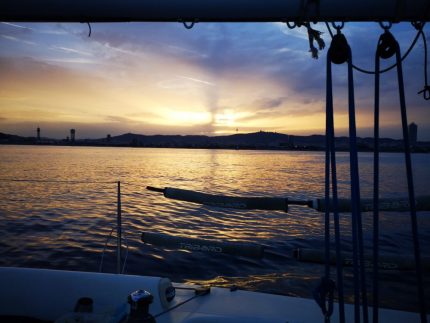 Sunset sailing BarcelonaSail with beautiful views