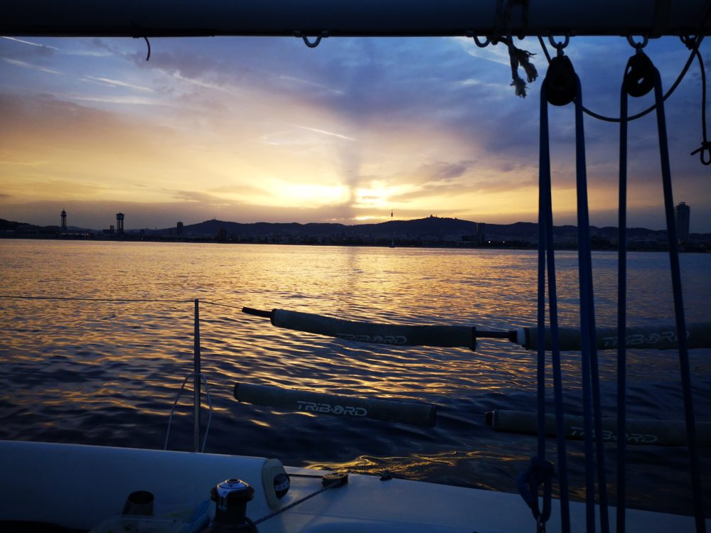 Barcelona sunset sailing photography tour 