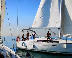 luxury day sail boat tour